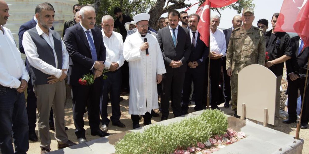 Diyarbakır'da 15 Temmuz şehidi kabri başında dualarla anıldı