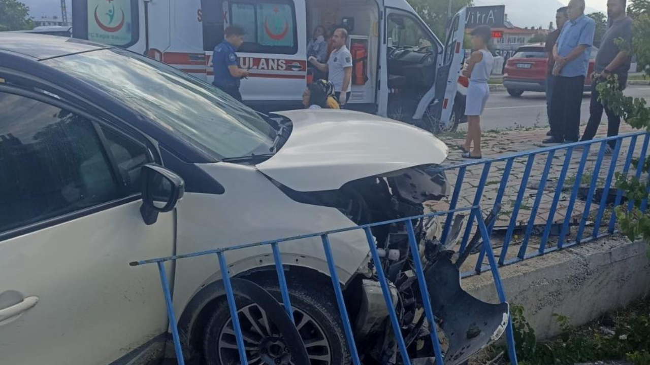 Erzincan’da trafik kazası: Çok sayıda yaralı