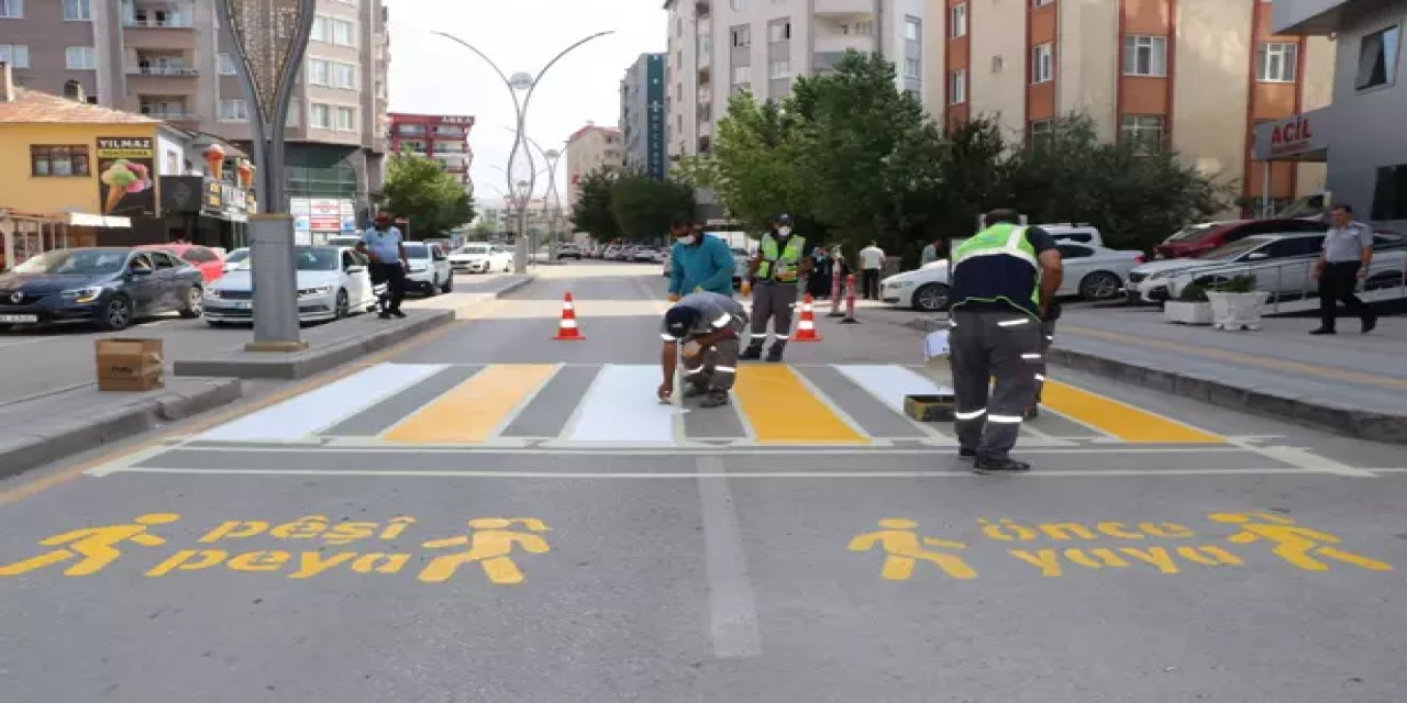 Trafik düzenlemesinde Türkçe ve Kürtçe uyarılar
