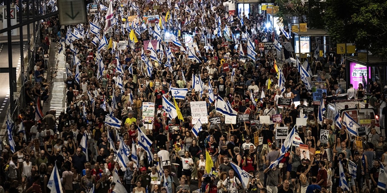 İsrail'de binler esir takası ve erken seçim istedi