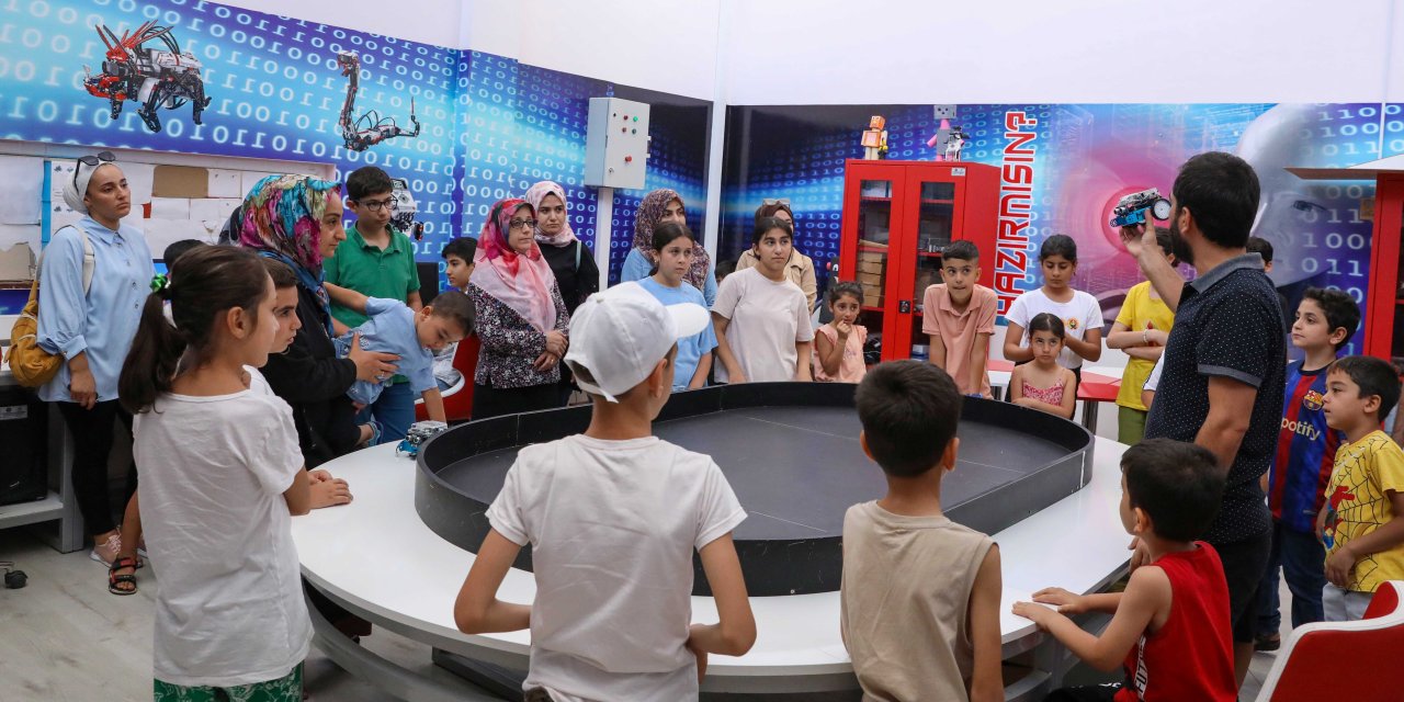 Diyarbakır’da Robotik Kodlama Atölyesi ile çocuklar geleceğe hazırlanıyor