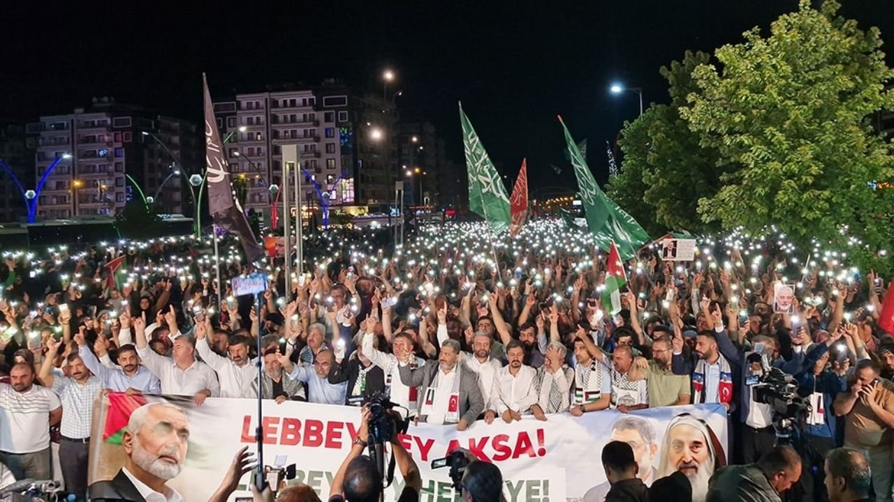 Diyarbakır’da İsrail protestosunda Starbucks’a taşlı saldırı