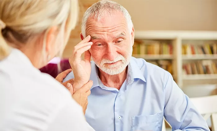 Alzheimer ile başa çıkmanın yolu hastalığı tanımaktan geçiyor