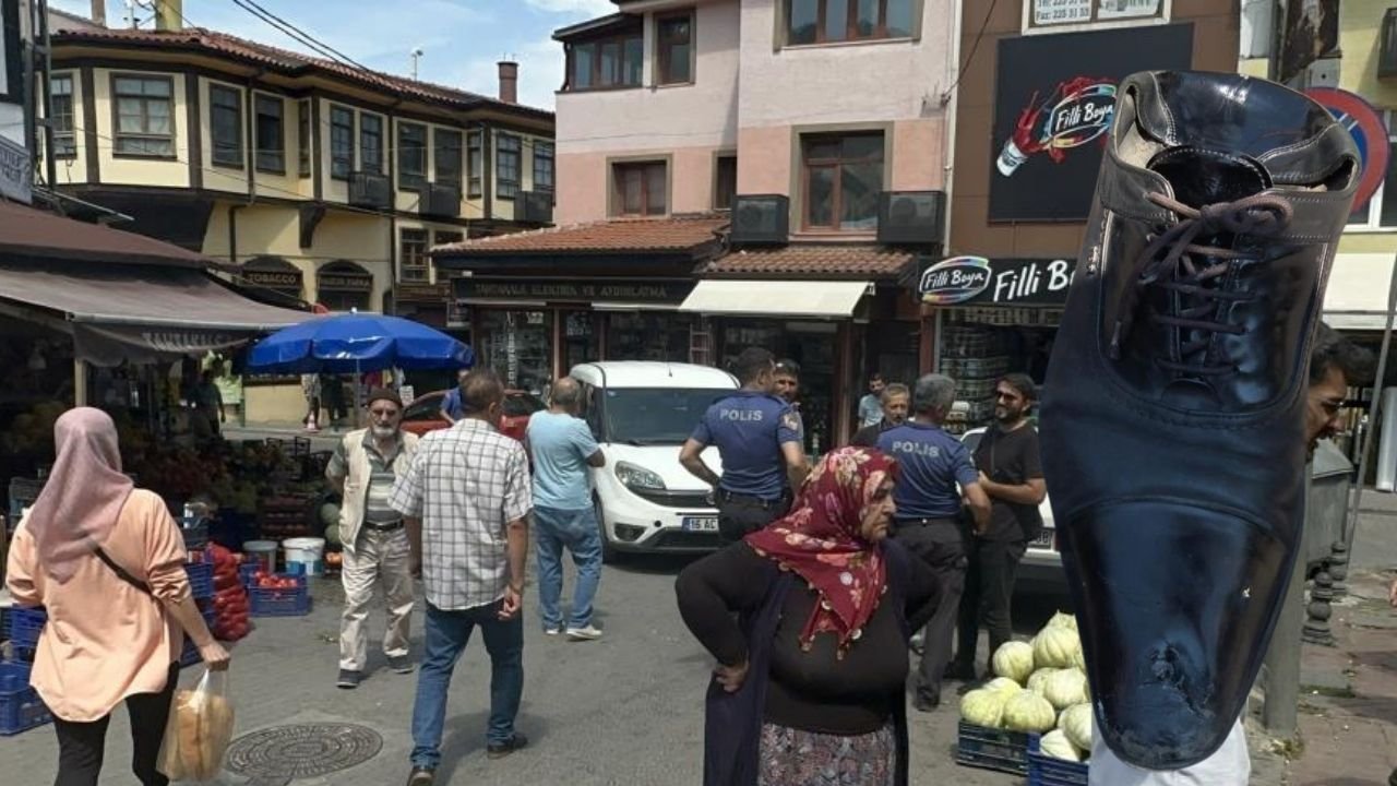 2 numara büyük giydiği ayakkabı hayatını kurtardı