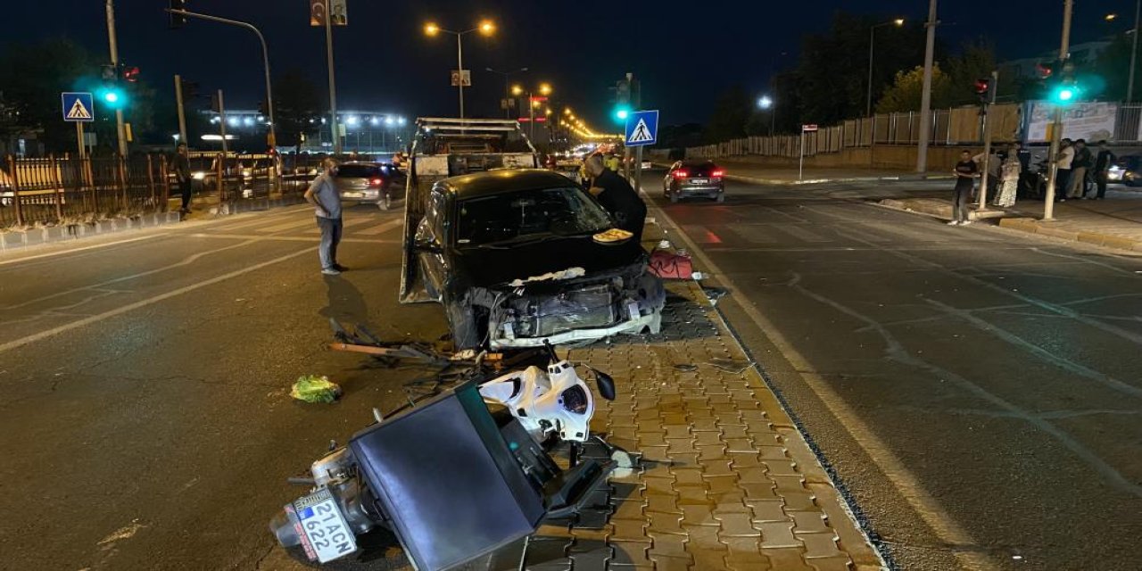 Diyarbakır'da alkollü sürücünün çarptığı motokurye hayatını kaybetti