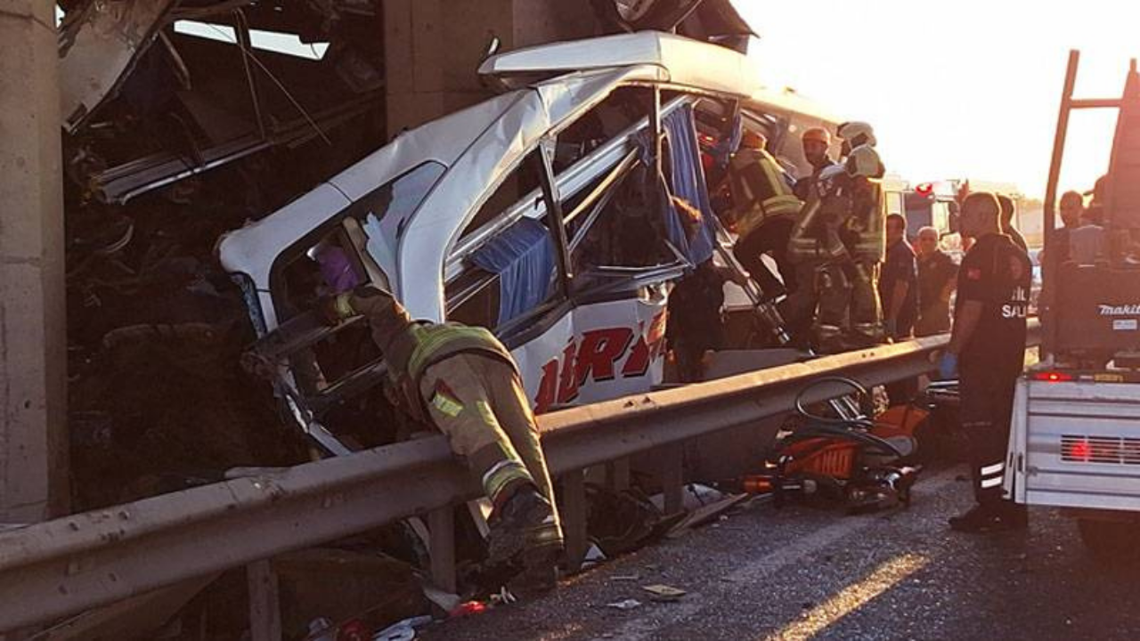 Ankara'da yolcu otobüsü kontrolden çıktı: 9 ölü, 26 yaralı