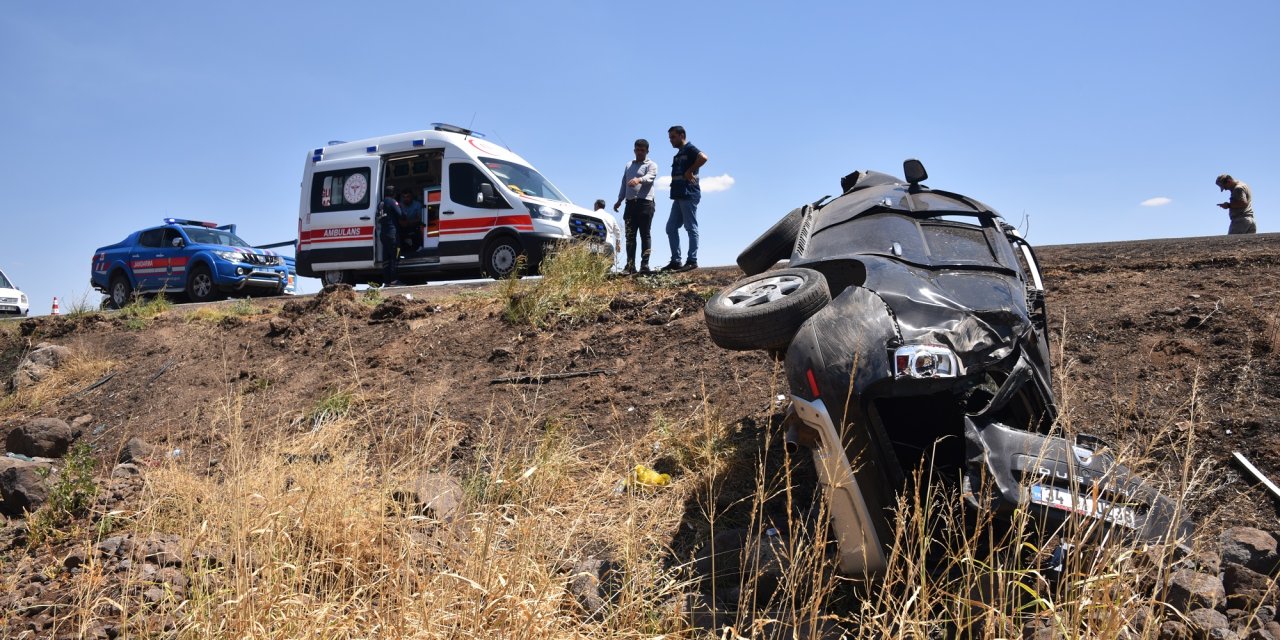 Şarampole devrilen otomobildeki 2 kişi öldü, 2 kişi yaralandı