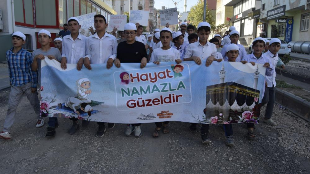 Diyarbakır’da ‘Hayat Namazla Güzeldir’ etkinliği