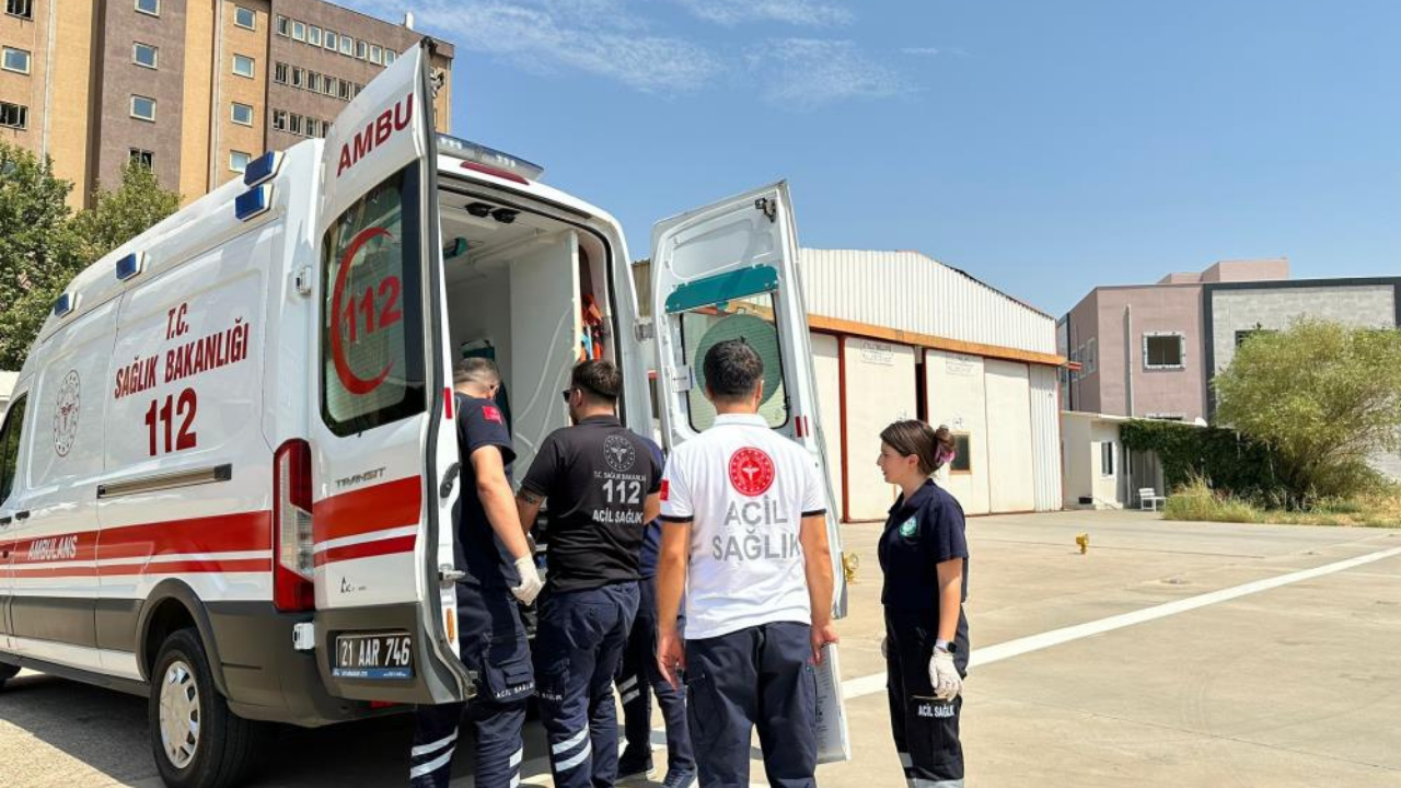 Trafik kazasında yaralanan kadın, ambulans helikopterle hastaneye ulaştırıldı