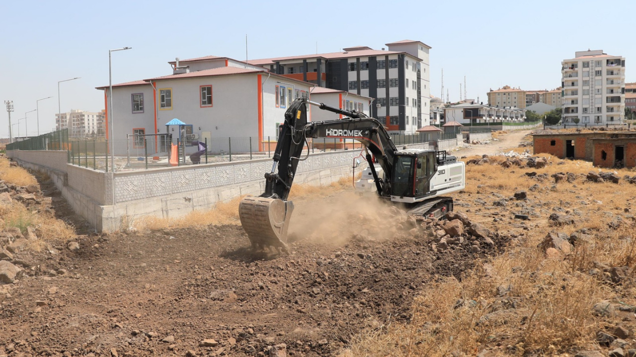 Diyarbakır’da okul yolları için seferberlik