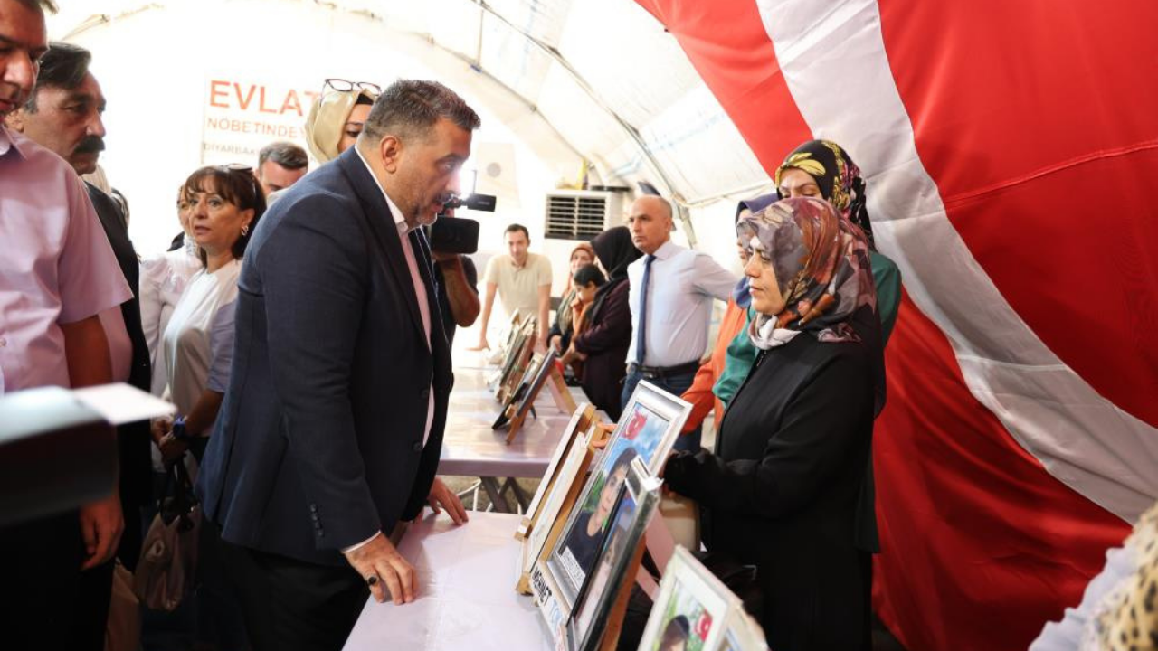 AK Parti İl Başkanı Raşit Ocak’tan Diyarbakır annelerine ziyaret