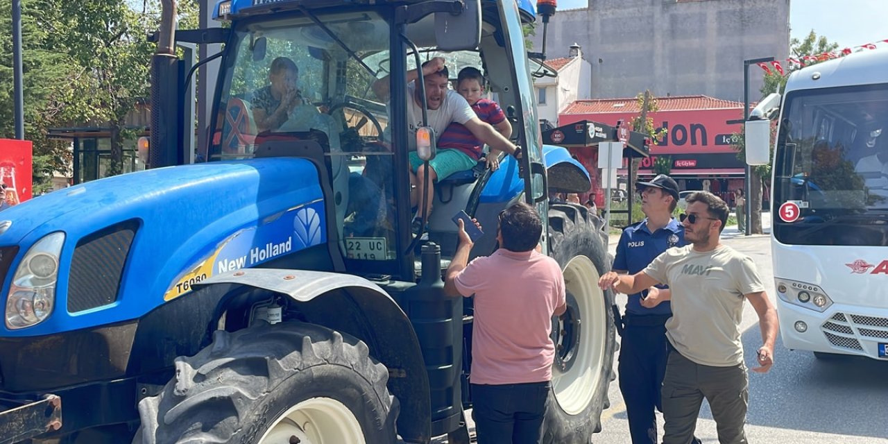 Polis, çiftçi eylemi için ilçe merkezine giren traktörleri durdurdu