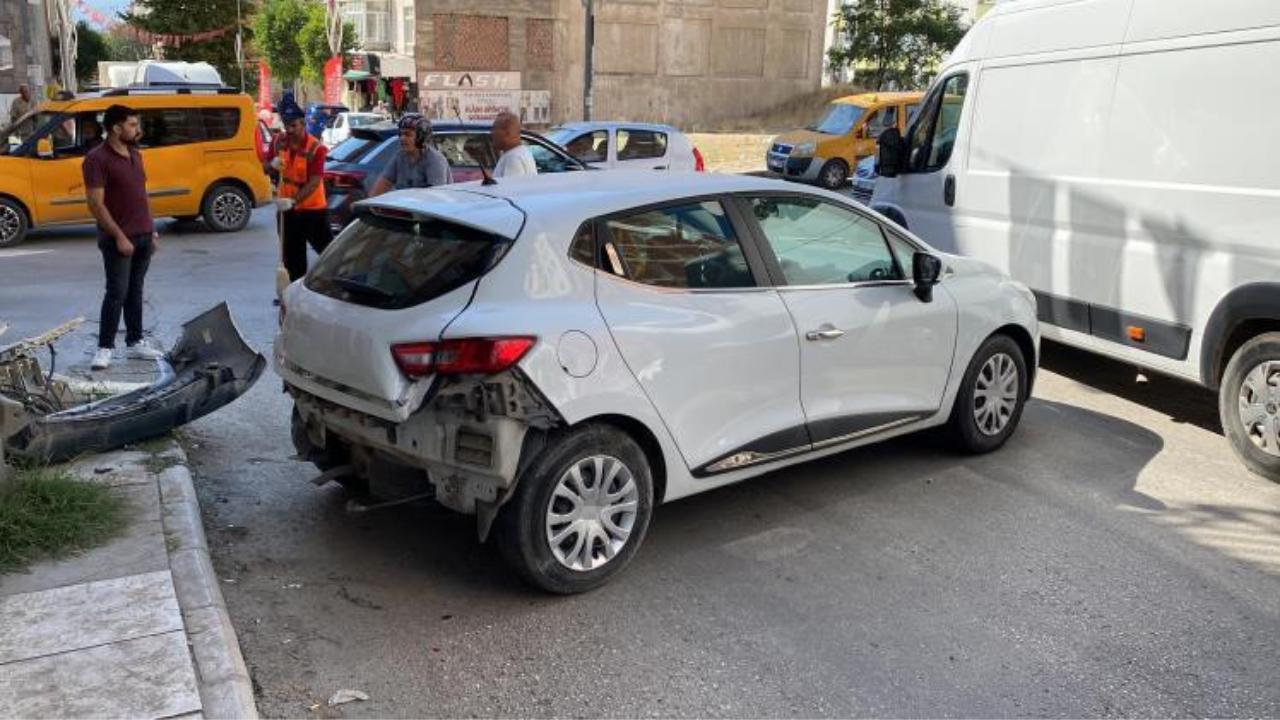 Elazığ’da iki otomobil çarpıştı: 1 yaralı