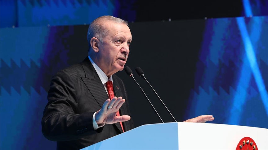 Cumhurbaşkanı Erdoğan: Oyun platformları aile yapımızı bozan sapkın akımların özendirilmesine aracılık ediyor