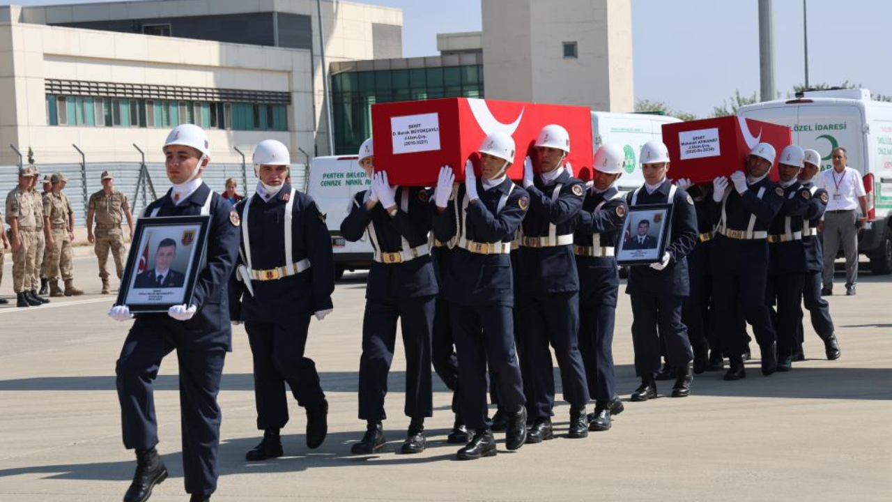 Tunceli’deki kazada şehit olan 4 asker memleketlerine uğurlandı