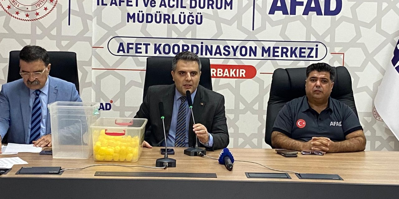 Diyarbakır'da 145 TOKİ konutunun anahtar teslim töreni yapıldı