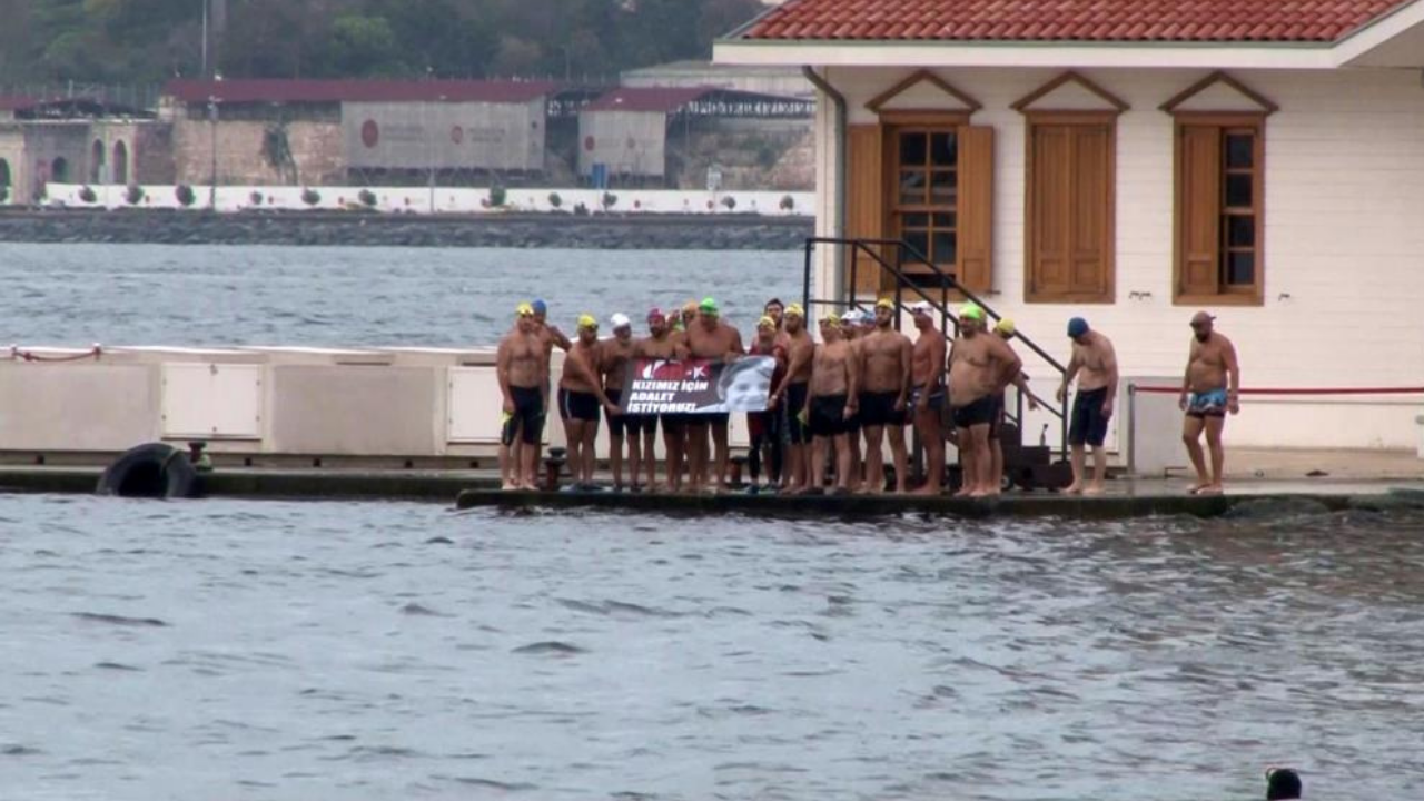 Katledilen Narin için Üsküdar'dan Kız Kulesi'ne yüzdüler