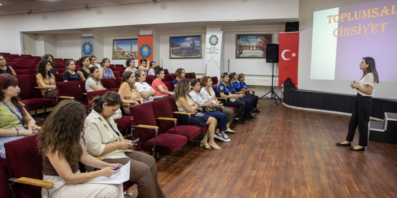 Diyarbakır’da toplumsal cinsiyet eğitimi devam ediyor