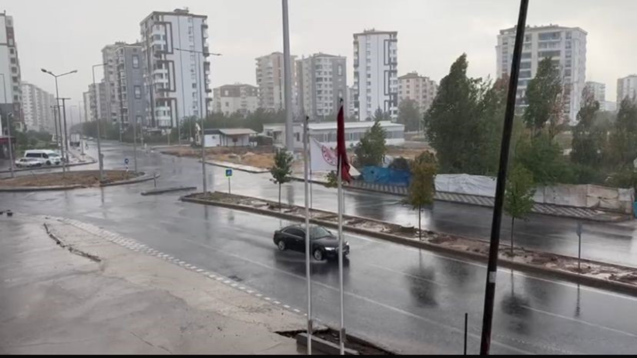 Diyarbakır’da sabah saatlerinde yağmur sürprizi