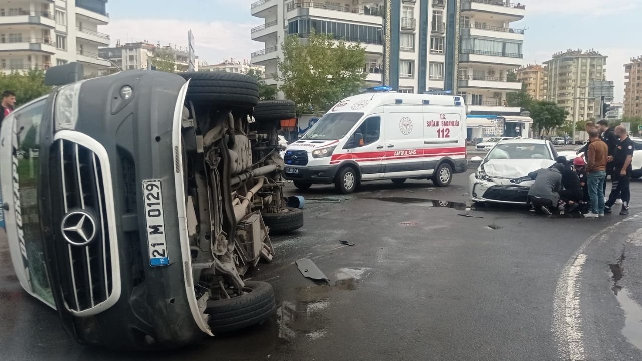 Diyarbakır'da feci kaza: Yaralılar var!