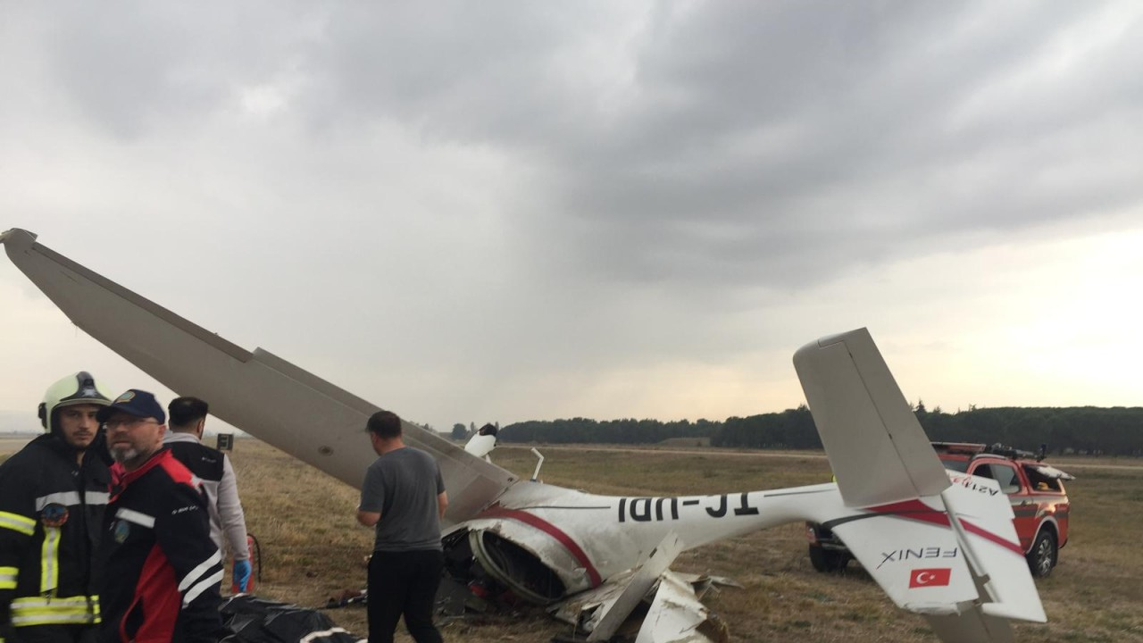 Bursa'da eğitim uçağı düştü, 2 pilot öldü