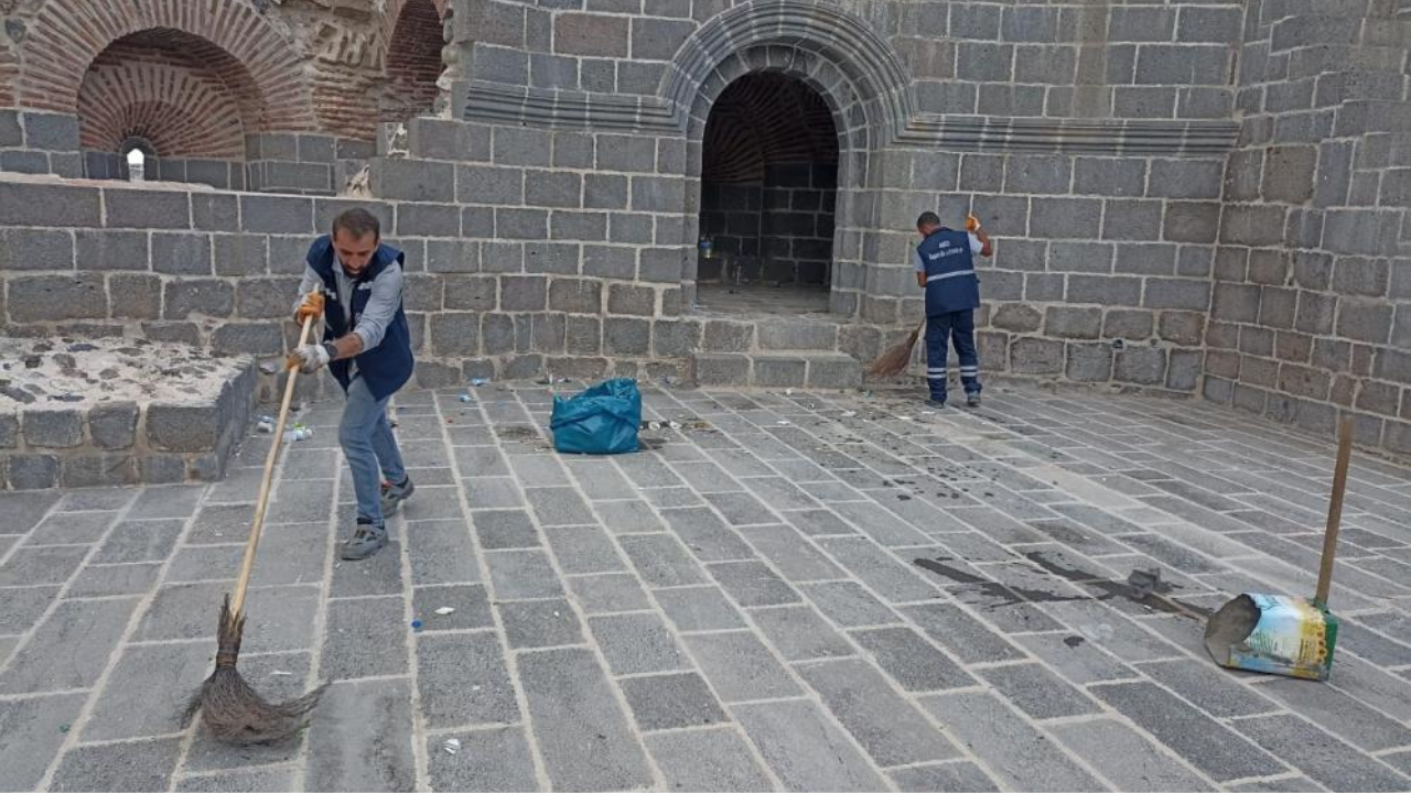 Diyarbakır’da Surların korunması için temizlik seferberliği