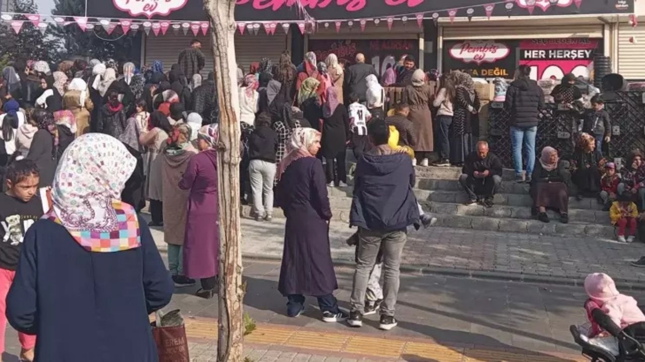 Diyarbakır’da indirim izdihamı; Fenalık geçirdiler