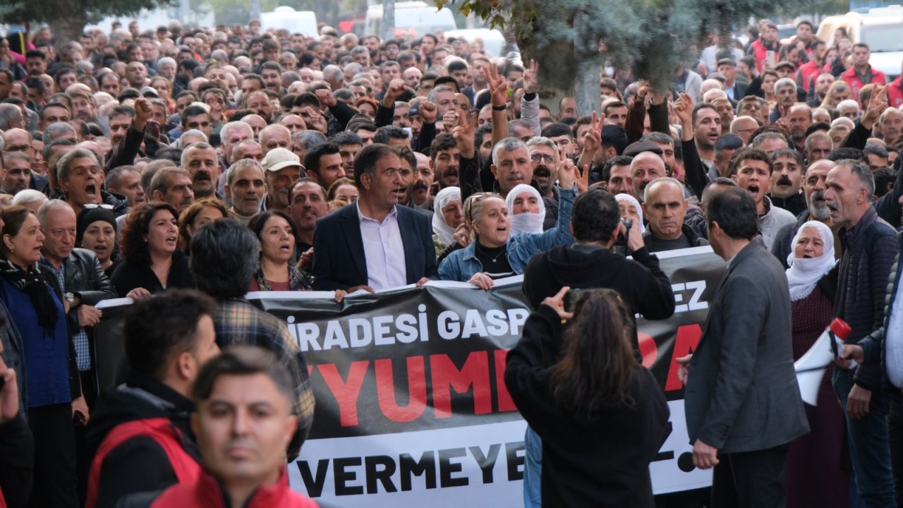 Diyarbakır'da kayyım protestosu: Kayyım siyasi darbedir