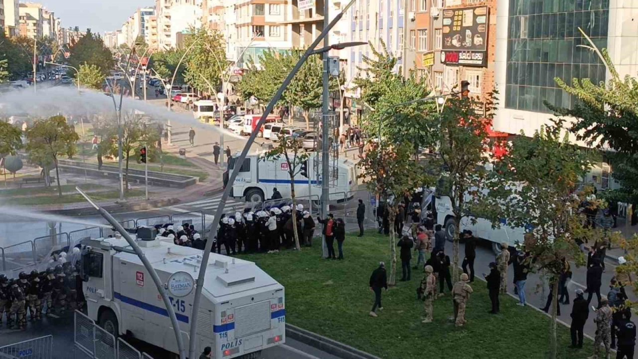 Batman'da kayyım protestoları: Gazeteciler dahil çok sayıda gözaltı