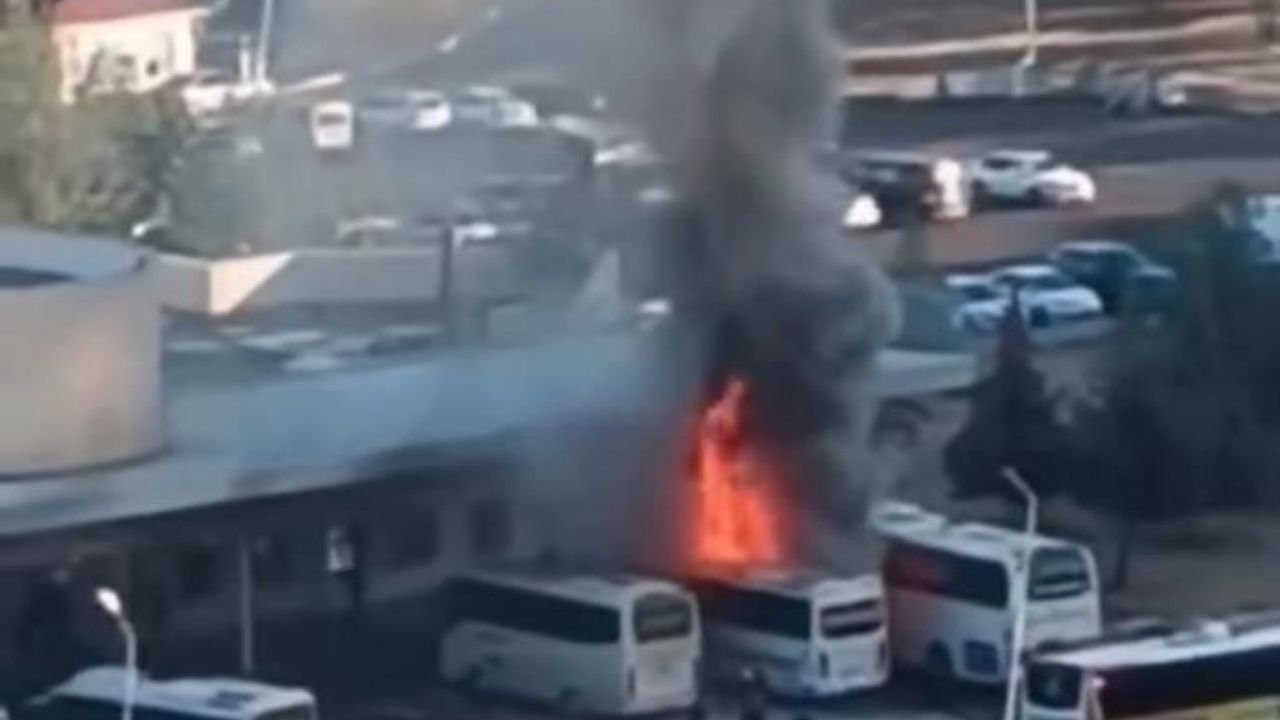 Diyarbakır’da park halindeki otobüste yangın