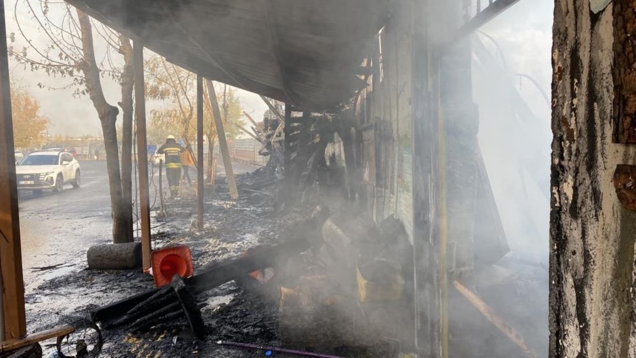 Diyarbakır'da kafe yangınına TOMA müdahale etti