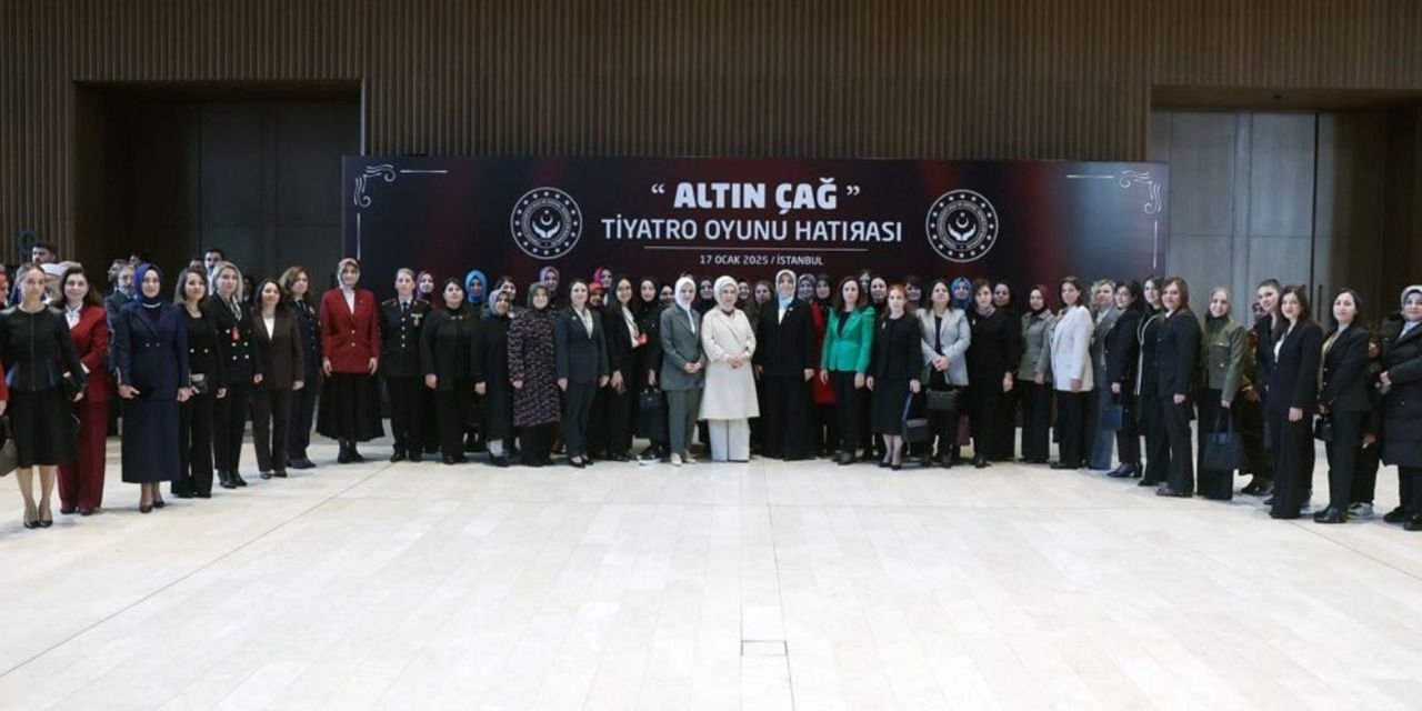 Sevcan Zorluoğlu, "Altın Çağ" tiyatro etkinliğine katıldı