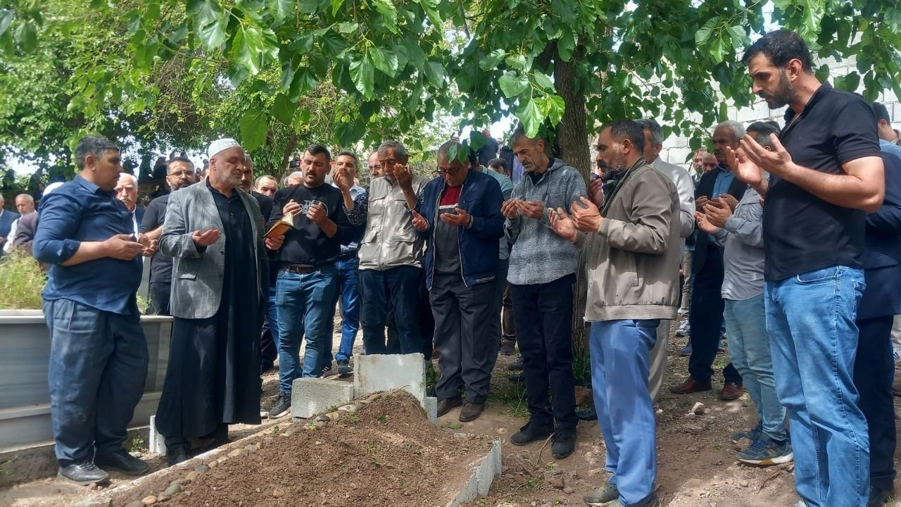 Ümit Özdal, son yolculuğuna uğurlandı