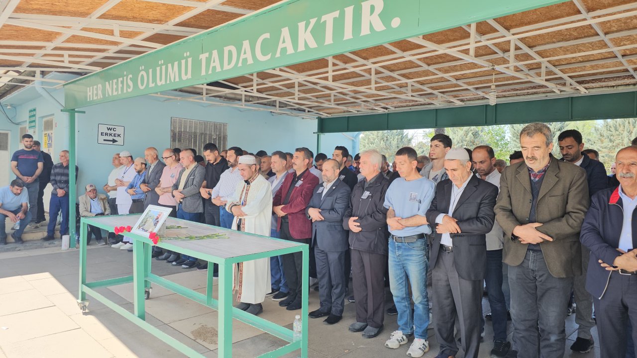 Sırrı Süreyya Önder için Diyarbakır’da gıyabi cenaze namazı kılındı