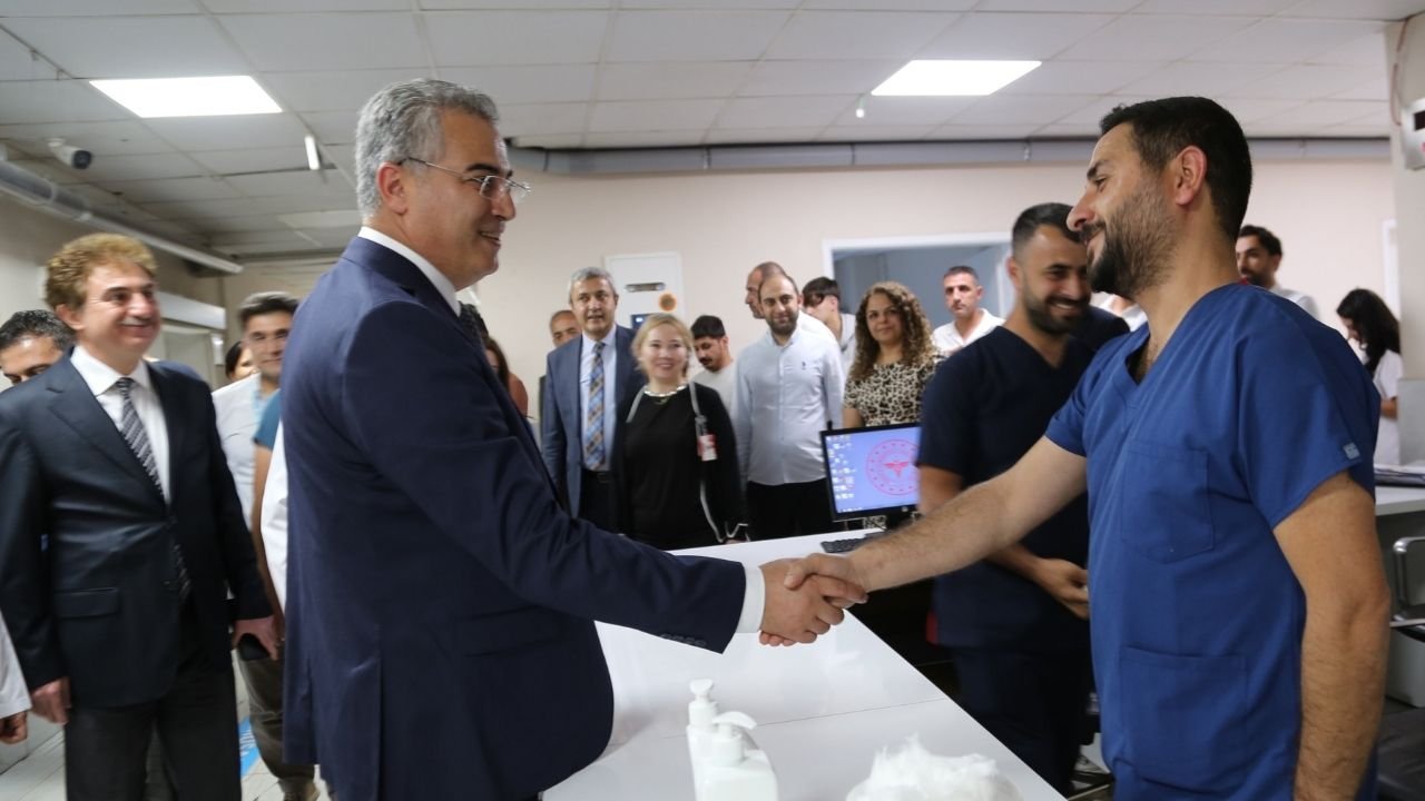 Diyarbakır’da şikayetler sonrası sağlık çalışanlarına mesai uyarısı