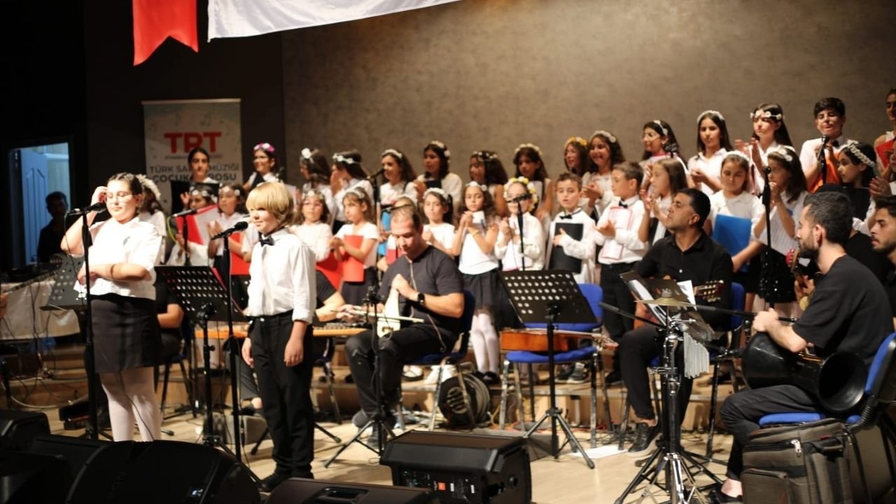 TRT Diyarbakır Çocuk Korosu’ndan yılsonu konseri