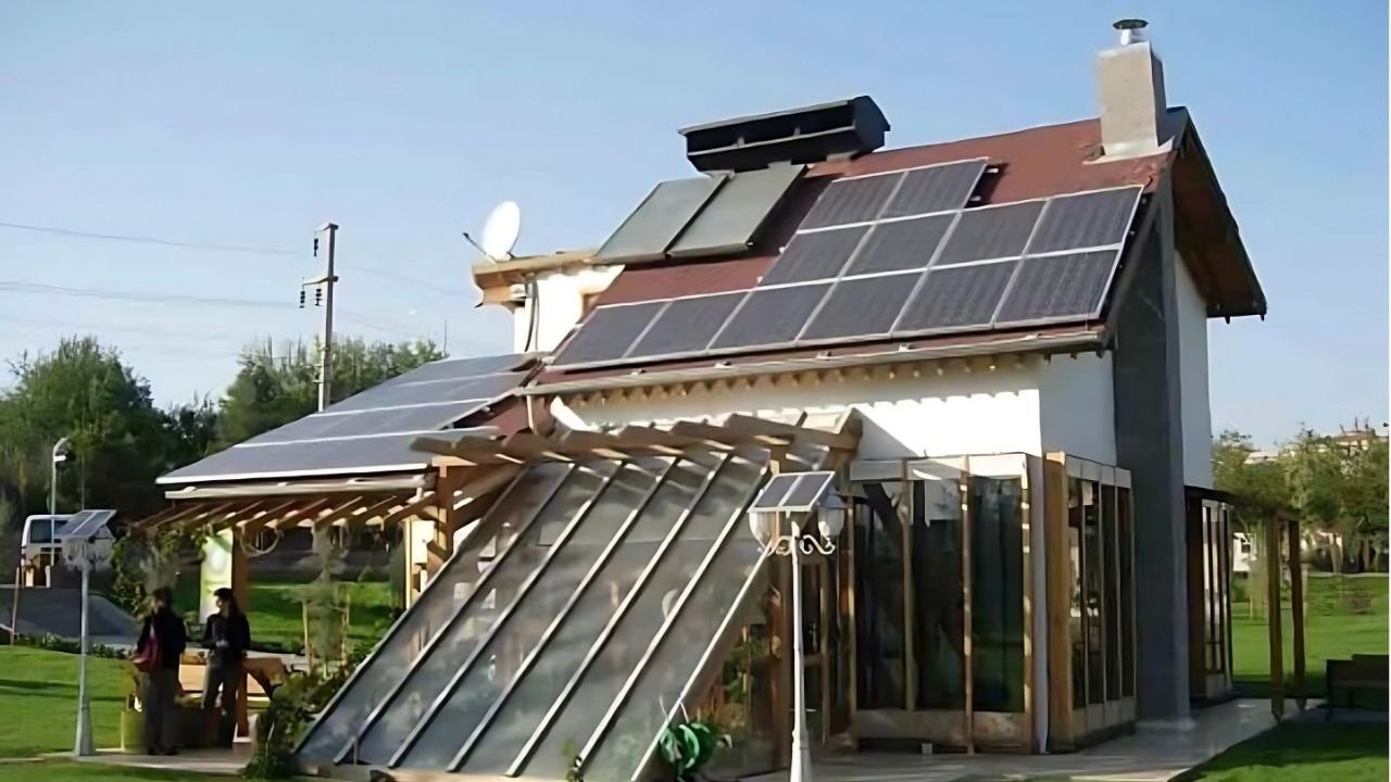 Diyarbakır’daki Güneş Evi kaderine terk edildi; Enerjisi bile DEDAŞ'tan!
