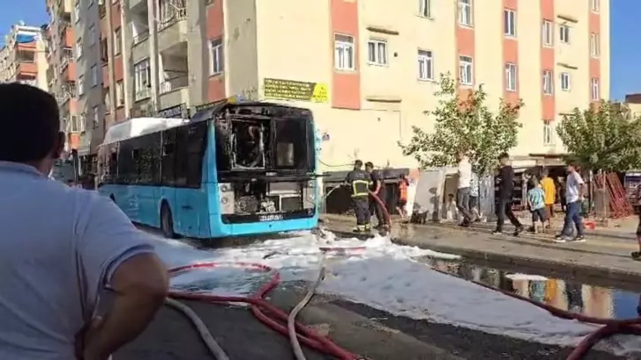 Diyarbakır’da yolcu otobüsü alev aldı; yolcular tahliye edildi