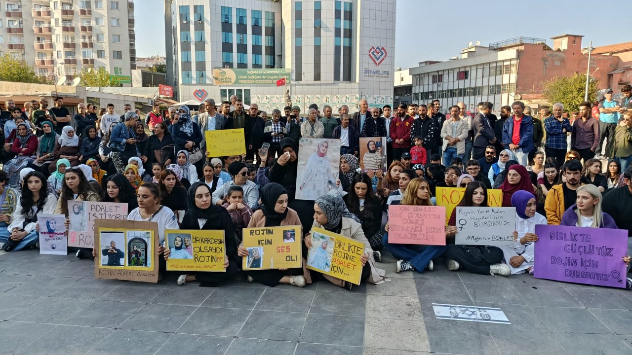 Rojin Kabaiş için Diyarbakır'da oturma eylemi