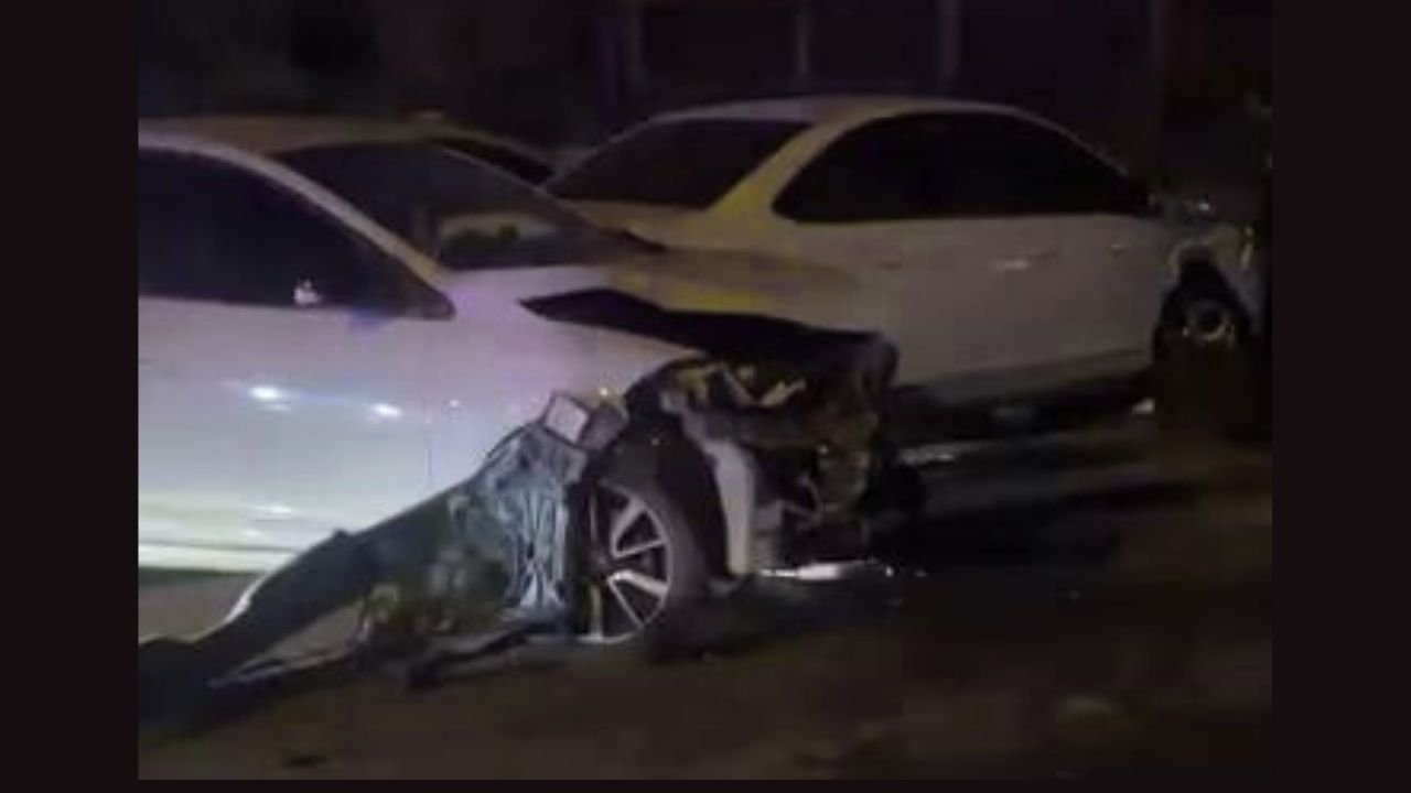 Ehliyetsiz sürücü park eden araçlara çarptı: 1 yaralı