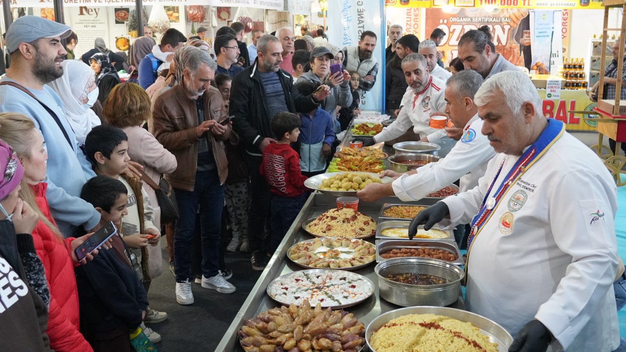 Diyarbakır'da lezzet plakası;  Fuarda 21 farklı lezzet ikramı