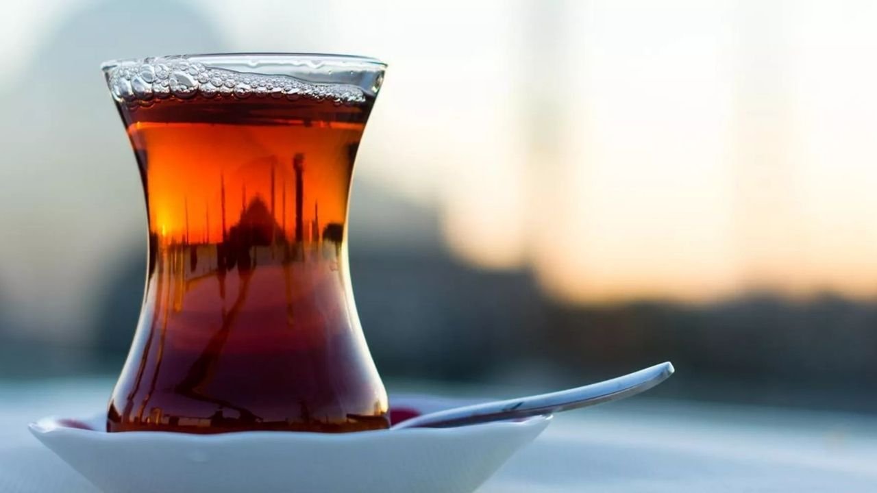 Düzenli çay tüketimi, yaşlı kadınlarda kemik sağlığına faydalı olabilir