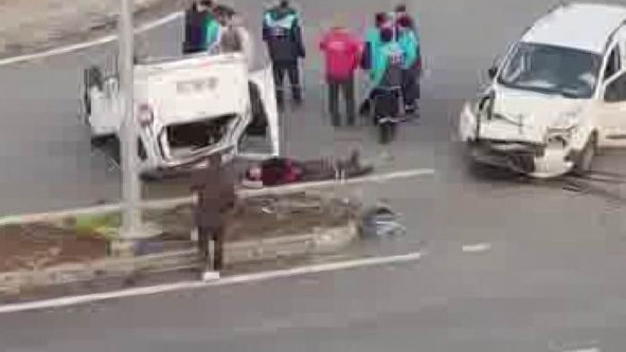Diyarbakır'da çarpışan araçlardan biri ters döndü: 2 yaralı