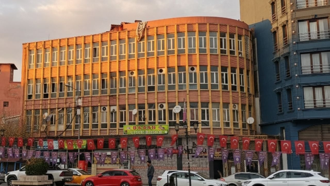 Diyarbakır’ın Belleği Yıkılıyor: Dilan Sineması Neden Kaderine Terk Edildi?