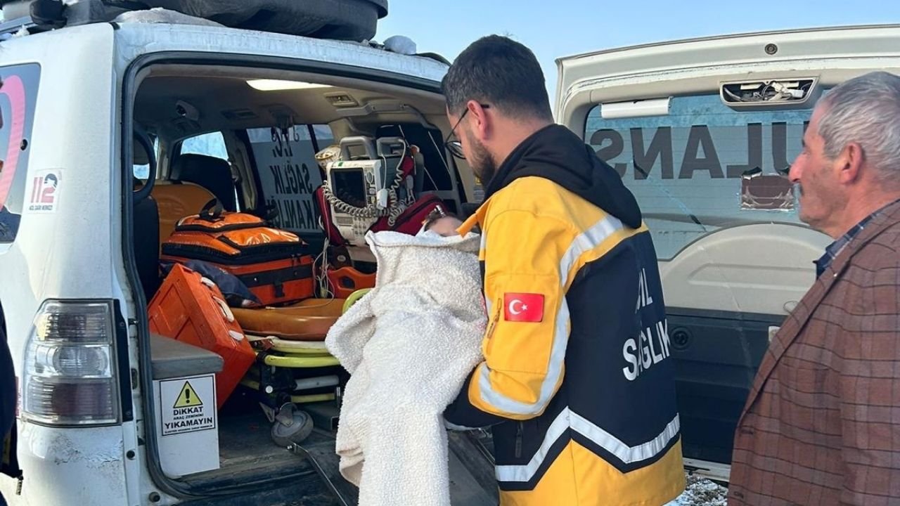 Kar esaretinde Diyarbakır’da sağlıkçılardan hayat nöbeti!