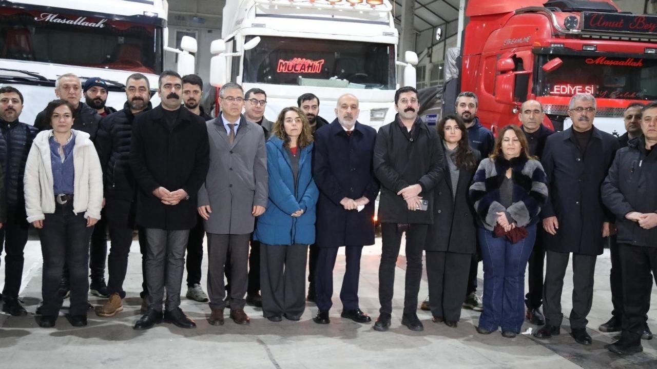 Diyarbakır’dan Kobanê’ye 25 TIR’lık insani yardım