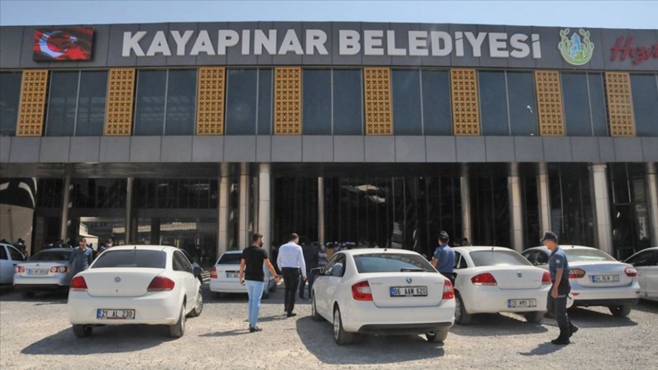 Diyarbakır Kayapınar Belediyesi’nden dev araç satışı; 22 araç uygun fiyattan yeni sahibini bekliyor