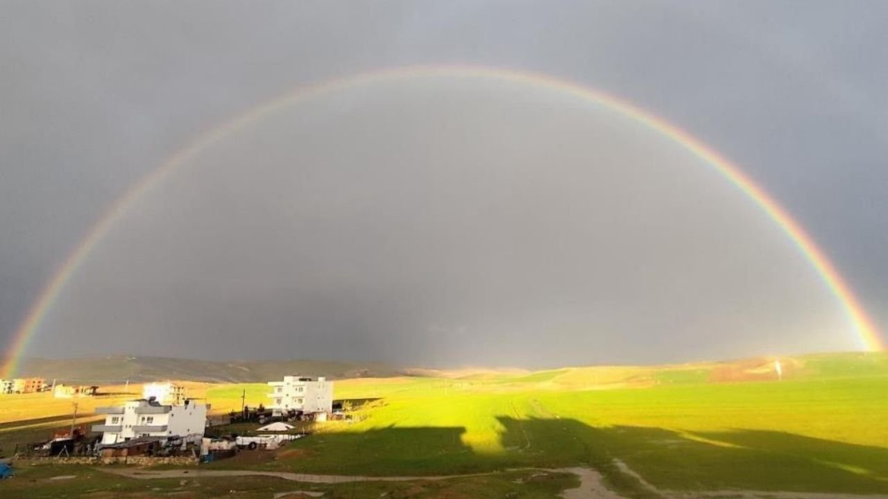 Sağanak sonrası oluşan gökkuşağı hayran bıraktı