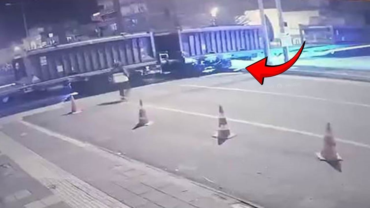 Diyarbakır'da otomobil tren ile çarpıştı