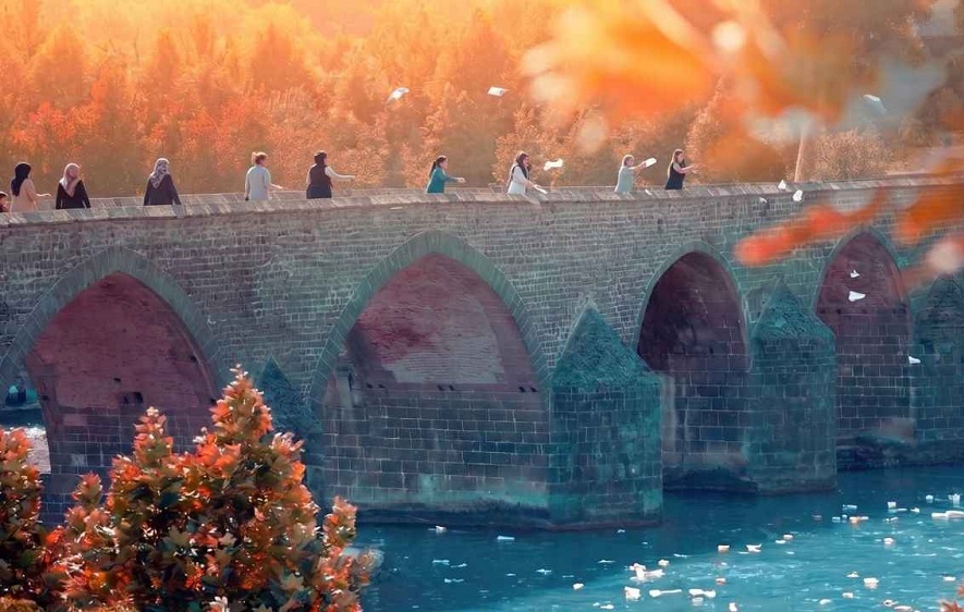 Diyarbakır’da Hıdırellez dilekleri suyla buluştu